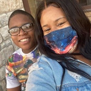 Meet your Posher, Aishia